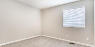 Evolve Real Estate: Beautiful House with Solar Panels  Available for Move in on August 5th! Gallery 9