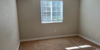 5 BEDROOM, 4 BATHROOM TOWNHOUSE WITH 2 CAR DETACHED GARAGE Gallery 6