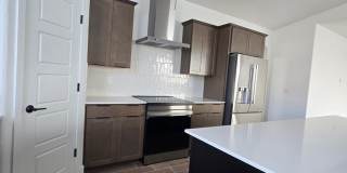 5 BR 3 BA home available now Gallery 5