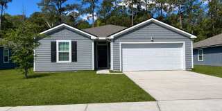 4BR Home with Solar Panels + Whole-Home Water Filtration Gallery 1