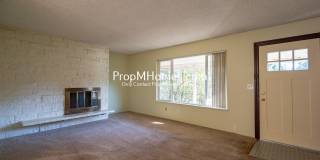 Two Bedroom Charmer in the Heart of Oregon City - Garage Included! Gallery 1