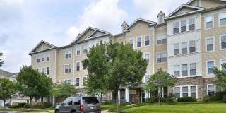 201 HIGH GABLES DR #105 Gallery 1