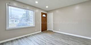 Newly Updated 2 Bed Ranch with Private Backyard Gallery 3