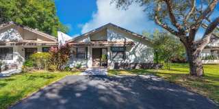 4143 Palm Forest Drive N Gallery 3