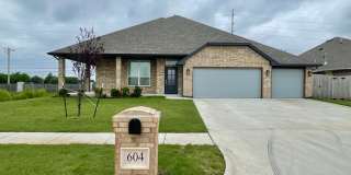 Beautiful 4 Bed 2.5 Bath!! Gallery 1