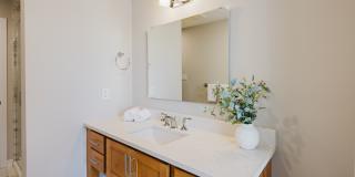 1385 Washington Boulevard Gallery 22