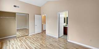 Lovely Upgraded 2-story Townhouse w/ Attached Garage, Guest Bathroom and Fireplace! Gallery 20