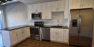 3833 N Broadway Gallery 21