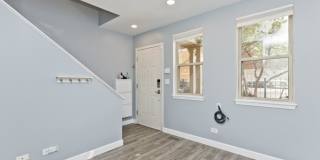 1332 N Burling Gallery 9