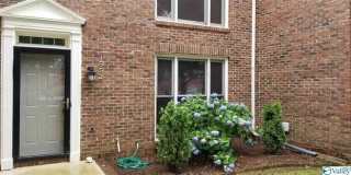 Gorgeous Updated 2BR 3BA Town house Gallery 1