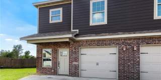 844 NW Baker Street Gallery 1