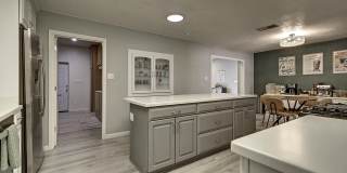 1027 W 19TH Street Gallery 27