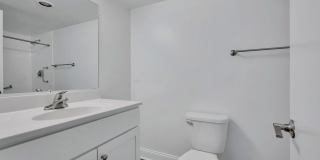 The Warwick Gallery 16