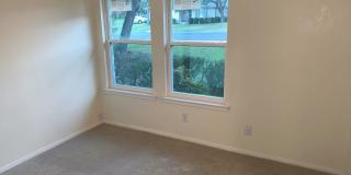 Beautifully Renovated 4/2 One story Georgetown Property. Gallery 15