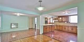 2428 Maple Street Gallery 3
