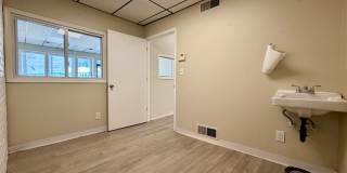 First Floor Commercial Space in Perfect Oakland Location Right on Boulevard of the Allies! CALL TODAY! Gallery 6