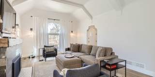 Available NOW! Fully Furnished 4 Bedroom 2 Bath Beautiful Home in Denver! Gallery 9