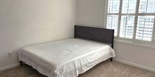 Room in 2 Bedroom Home at Chenille Dr Gallery 7