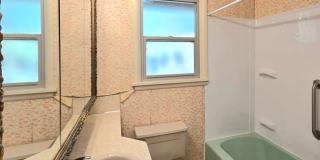 Sprawling 3 or 4-Bedroom House for Rent in a Great Wenatchee Neighborhood! W/D Included! Gallery 23