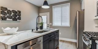 Huge 4 bed 3 bath home in point breeze. MODERN, PATIO, ROOF DECK JULY 15 Gallery 6