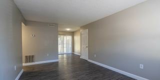 Creekwood Apartments Gallery 4