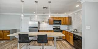 Luxury housing ,Close to U of A! Newly Renovated Gallery 9