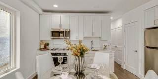 Columbia Heights 2BR 2BA w/Parking & Private Patio Garden Gallery 13