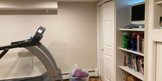 Beautiful single family house in a prime location in Newton Gallery 17