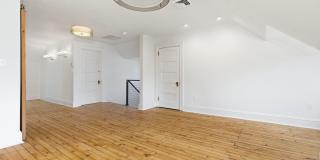 Stunning 5 Bedroom 2.5 Bathroom Home in Squirrel Hill Gallery 42