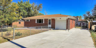4 bedroom, 2 bath Home in Golden Gallery 1