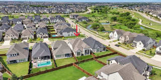 Beautiful 4 bedroom in desirable Prosper. Gallery 37