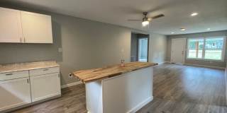 Beautiful 3 bedroom home available Early August! Gallery 8