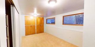Beautiful Home with 4 Bedrooms and 2 Bathrooms Available in September! Gallery 20
