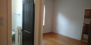 Charming Roscoe Village 1 Bedroom - Recently redone bathroom! Refinished hardwood floors! Gallery 18