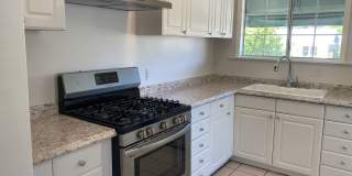 Spacious 2 Bedroom 1 Bath House in Eagle Rock Gallery 1