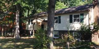 --APPLICATION PENDING CURRENTLY UNAVAILABLE-- 5 BR / 2.5 BA Split Level in Early Settlers Landing Neighborhood! Gallery 1