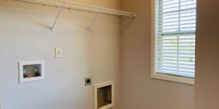 WOW! 3 bedroom 3.5 bathroom townhome! Like New! Must see Gallery 21