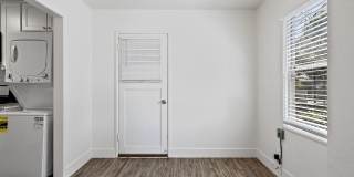 Hesperian Gallery 15