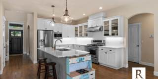 STUNNING 4 Bed/3.5 Bath Home in Talent!!! Gallery 10