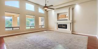 4 bedroom, 2.5 bath house with pool and putting green Gallery 1