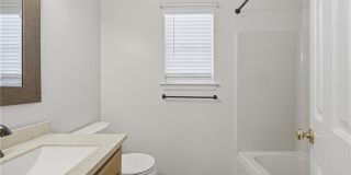 2 Compton Court Gallery 17