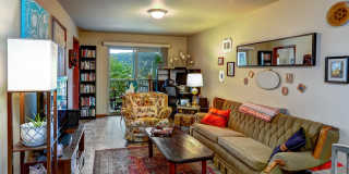 4 Bedroom Unit + Bonus Room, Avail. 9/9- $1,000 Visa Card Move-In Bonus for Early Signers 4 Bedroom Unit + Bonus Room, Avail. 9/9- $1,000 Visa Card Move-In Bonus for Early Signers Gallery 8