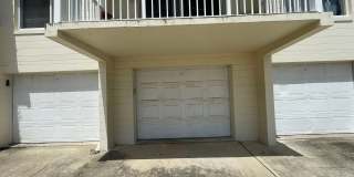 1 bedroom, 1 bathroom end unit condo beachside Gallery 20