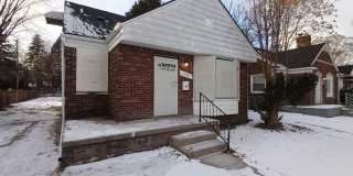 3 bedroom 1 bath bungalow now available! - $1200/mo Gallery 1