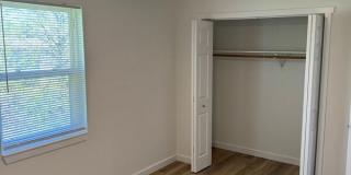 615 East Bain Street Gallery 10