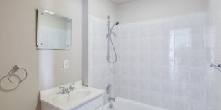 Spacious Three Bedroom Graduate Hospital Home w/ Roof Deck! Gallery 19