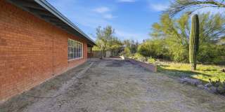 3BR/4BA Professional Retreat with Private Desert Oasis Gallery 34