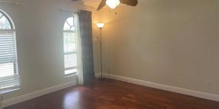 618 SE STREAMLET Avenue Gallery 8