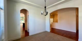 Spacious Home on Golf Course  - All Bedrooms En Suite Gallery 14