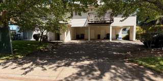 2-Bedroom 1 1/2-bathroom Apartment TOP UNIT Gallery 1